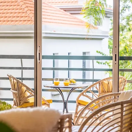 Lovely At The Location In Apartment *