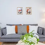 Lovely At The Location In Apartment