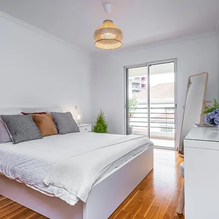 Lovely At The Location In Apartment