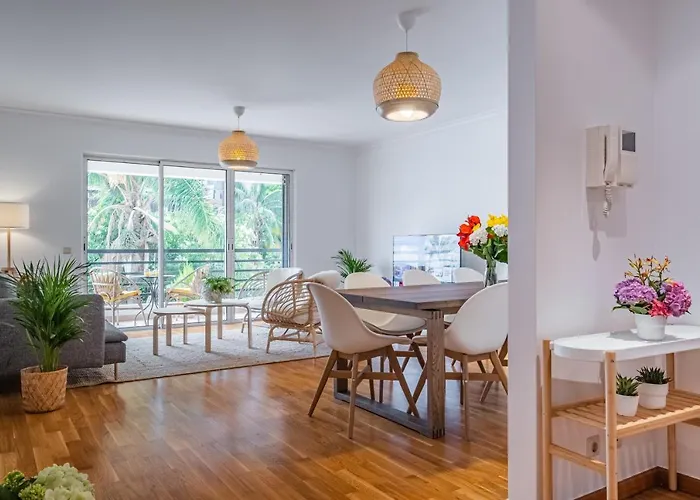 Lovely At The Location In דירה פונשל