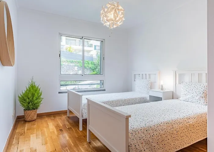 Lovely At The Location In דירה *