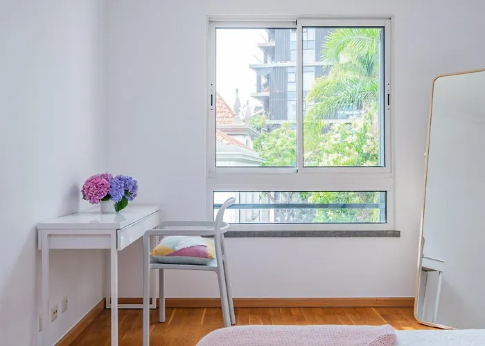 Lovely At The Location In * 丰沙尔