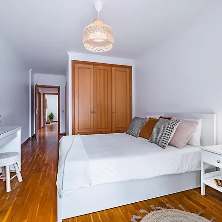 Lovely At The Location In * فونشال